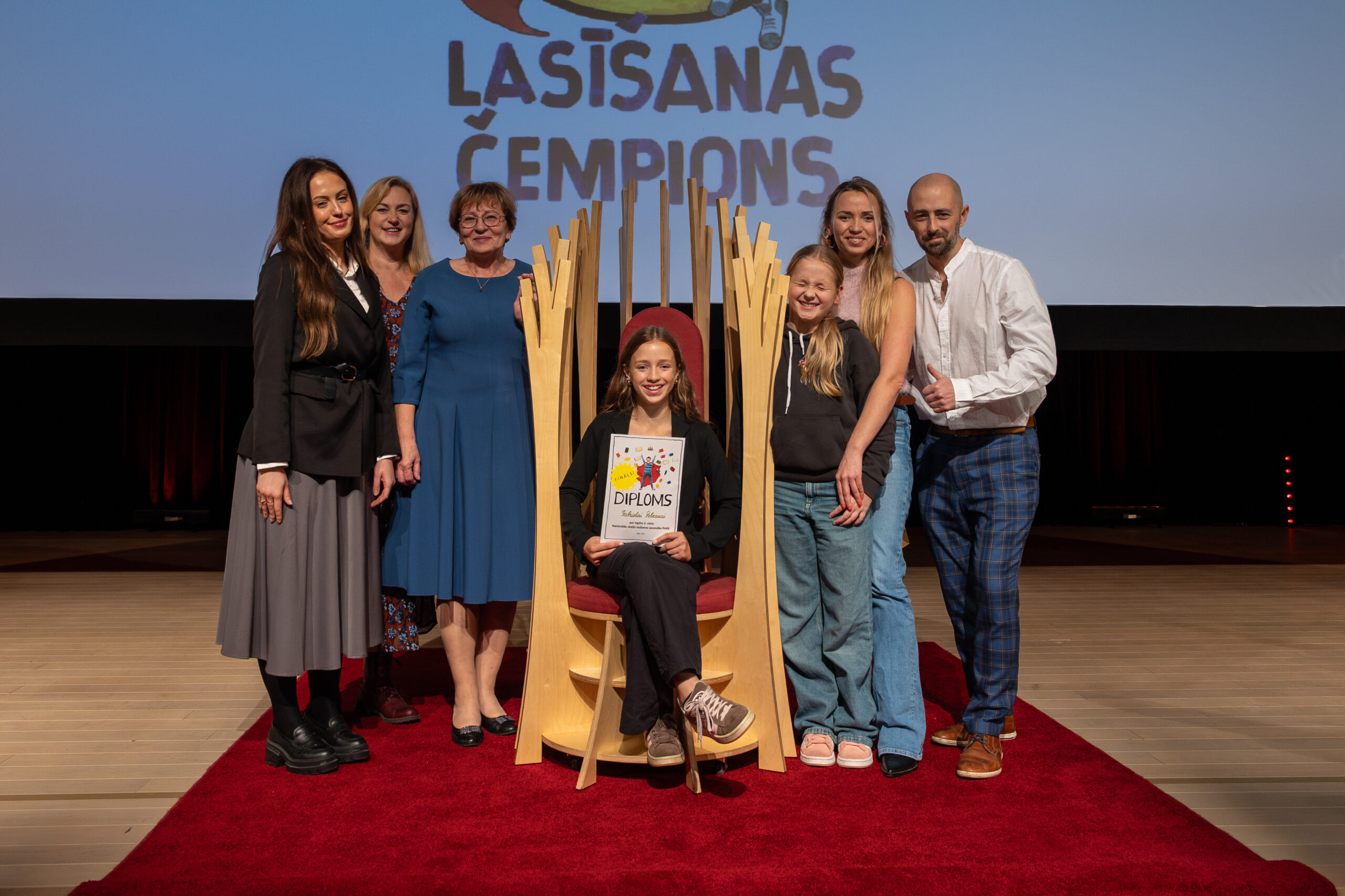 Skaļās lasīšanas sacensību nacionālajā finālā novadniece Gabriela Pelkaua ieguva otro vietu