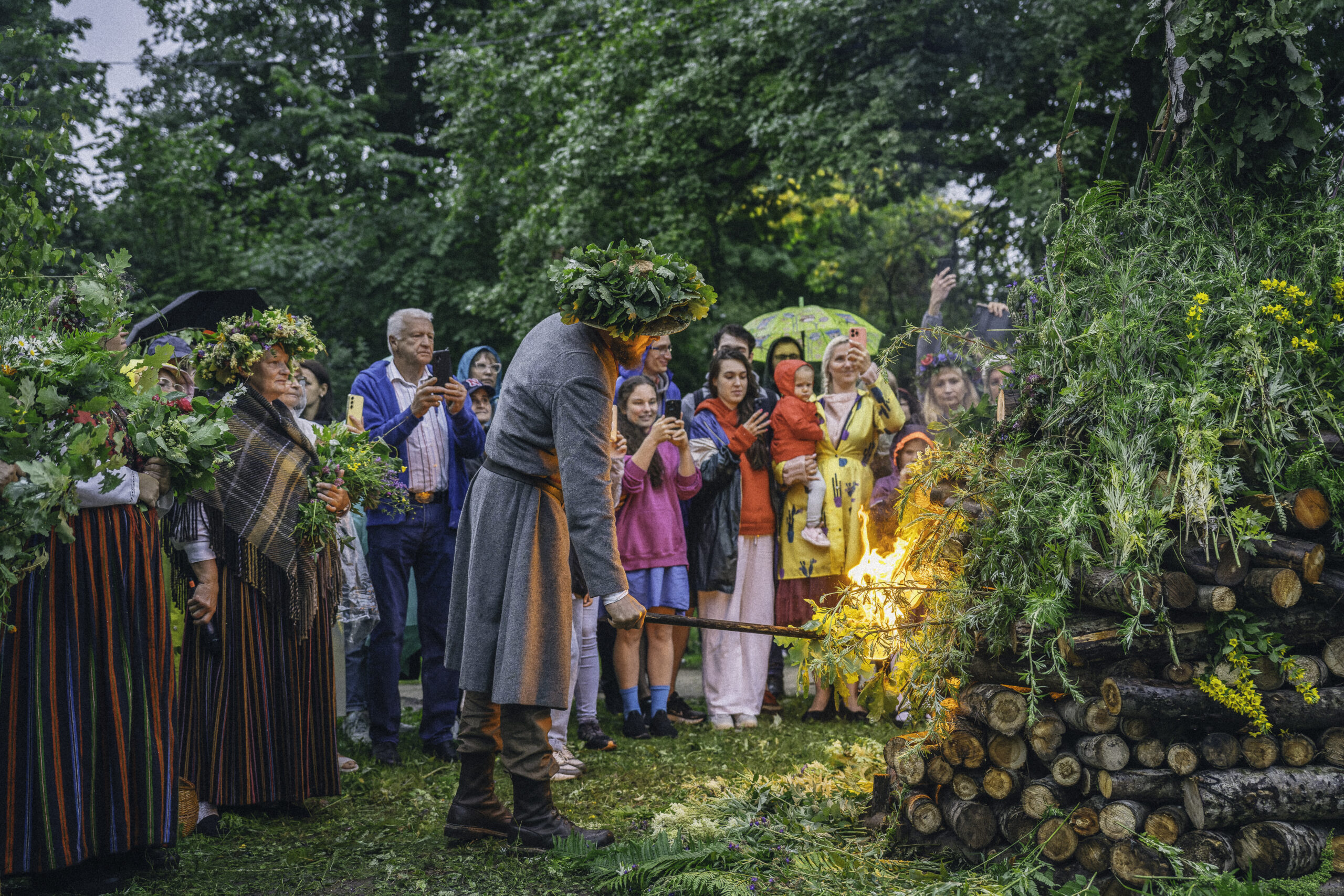 Saulgriežu burvība Siguldas novadā ar dziesmām, dejām, meistarklasēm un senču rituāliem