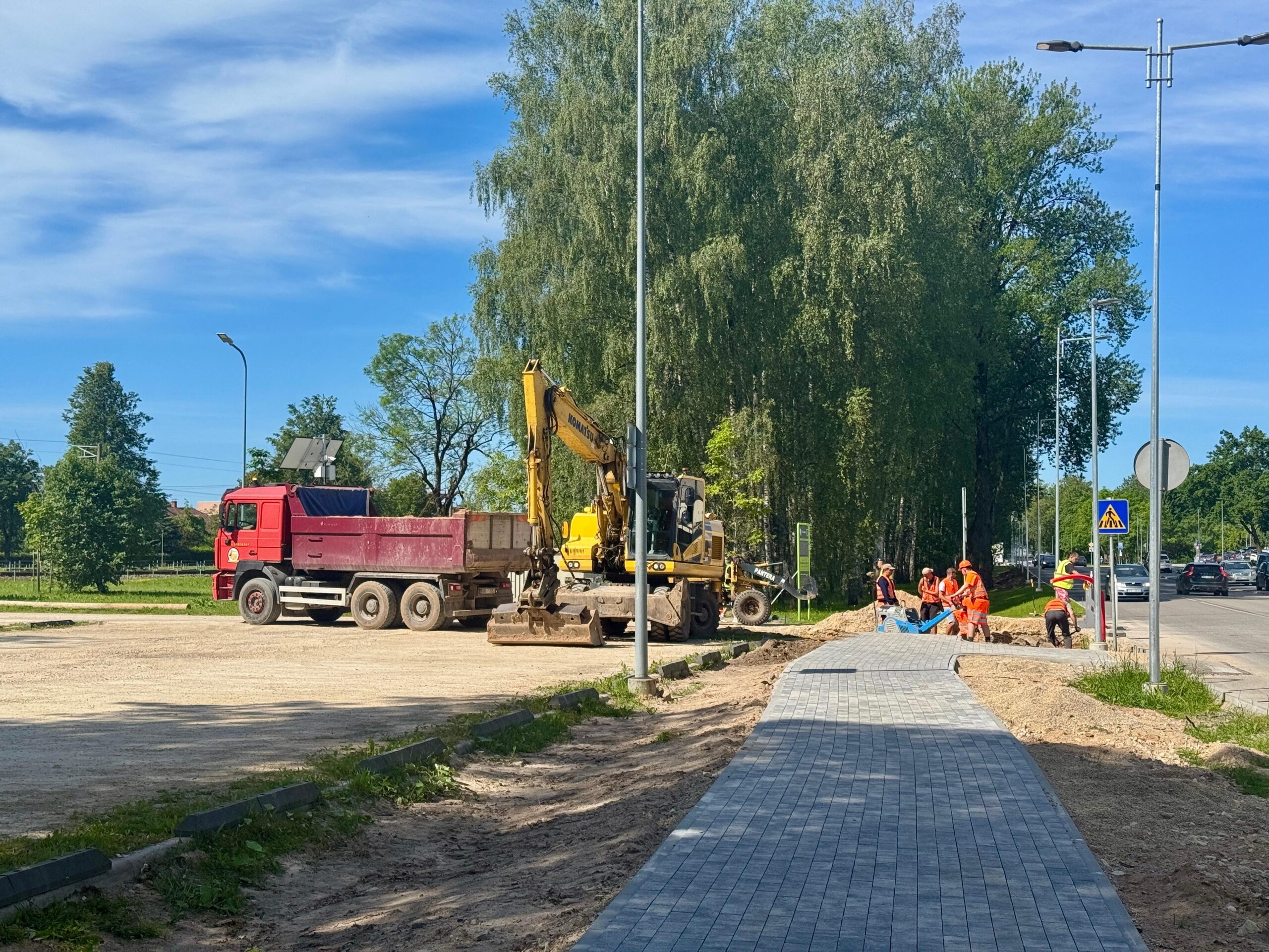 Ceļu remontdarbu dēļ īslaicīgi slēgts stāvlaukums Ausekļa ielā Siguldā