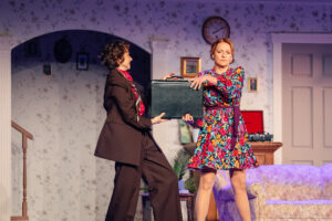 Dramaturga Reja Kūnija aprēķina komēdija “Svešā nauda” kultūras centrā “Siguldas devons”