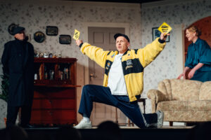 Dramaturga Reja Kūnija aprēķina komēdija “Svešā nauda” kultūras centrā “Siguldas devons”