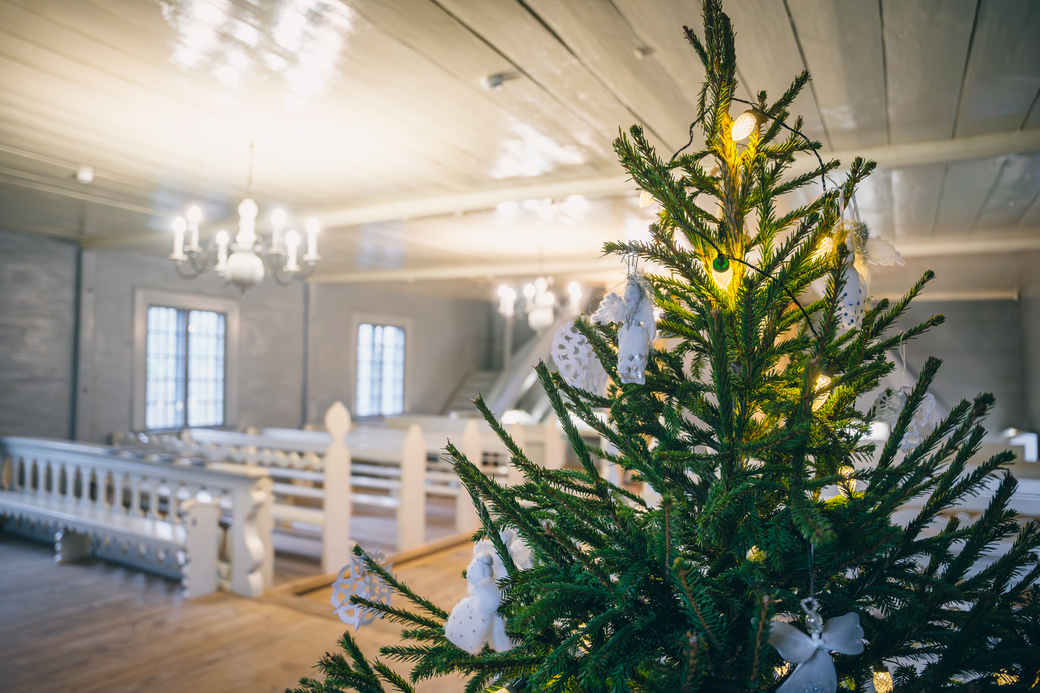 Turaidas muzejrezervātā notiks dueta “Infini” adventes laika koncerts “Gaismas stīgas”