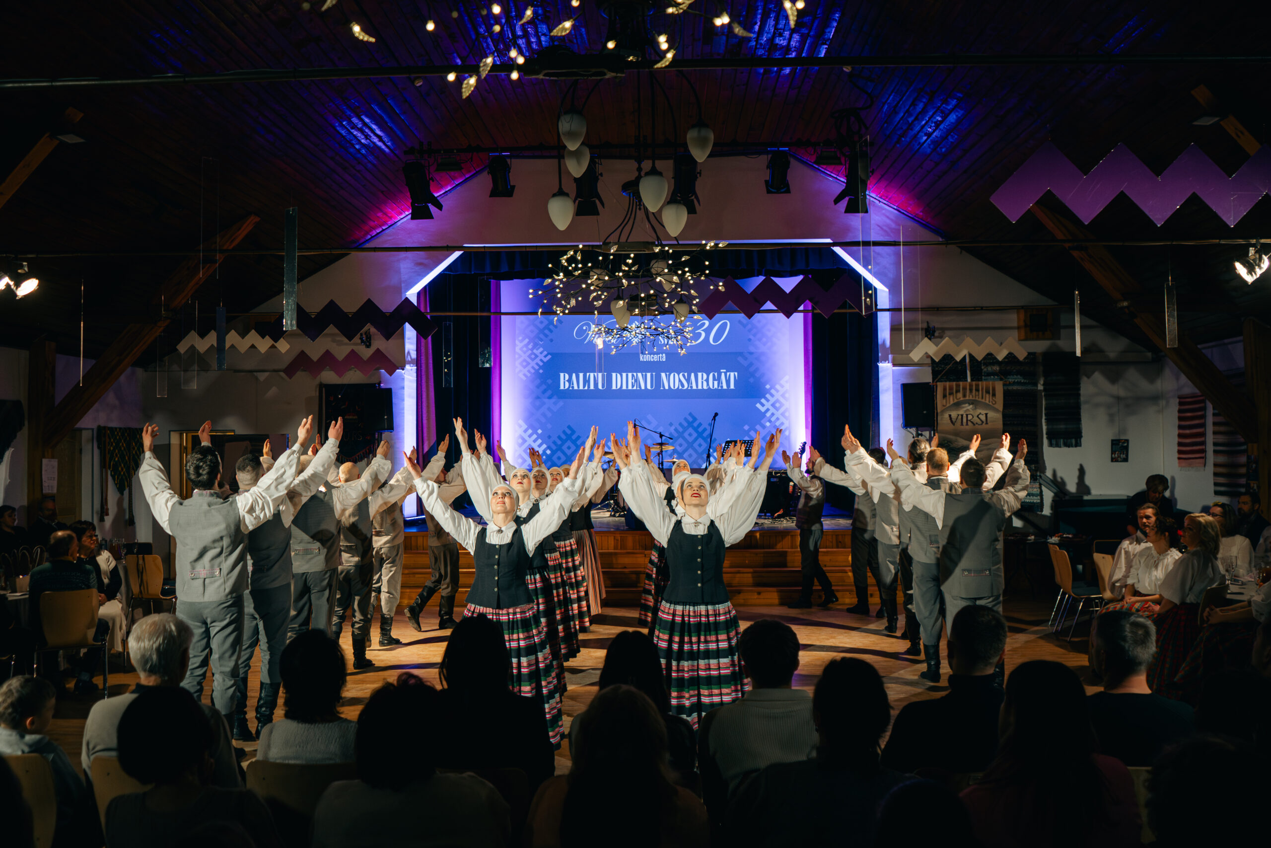 Inčukalna tautas deju kolektīvs “Virši” nosvin 30 gadu jubileju