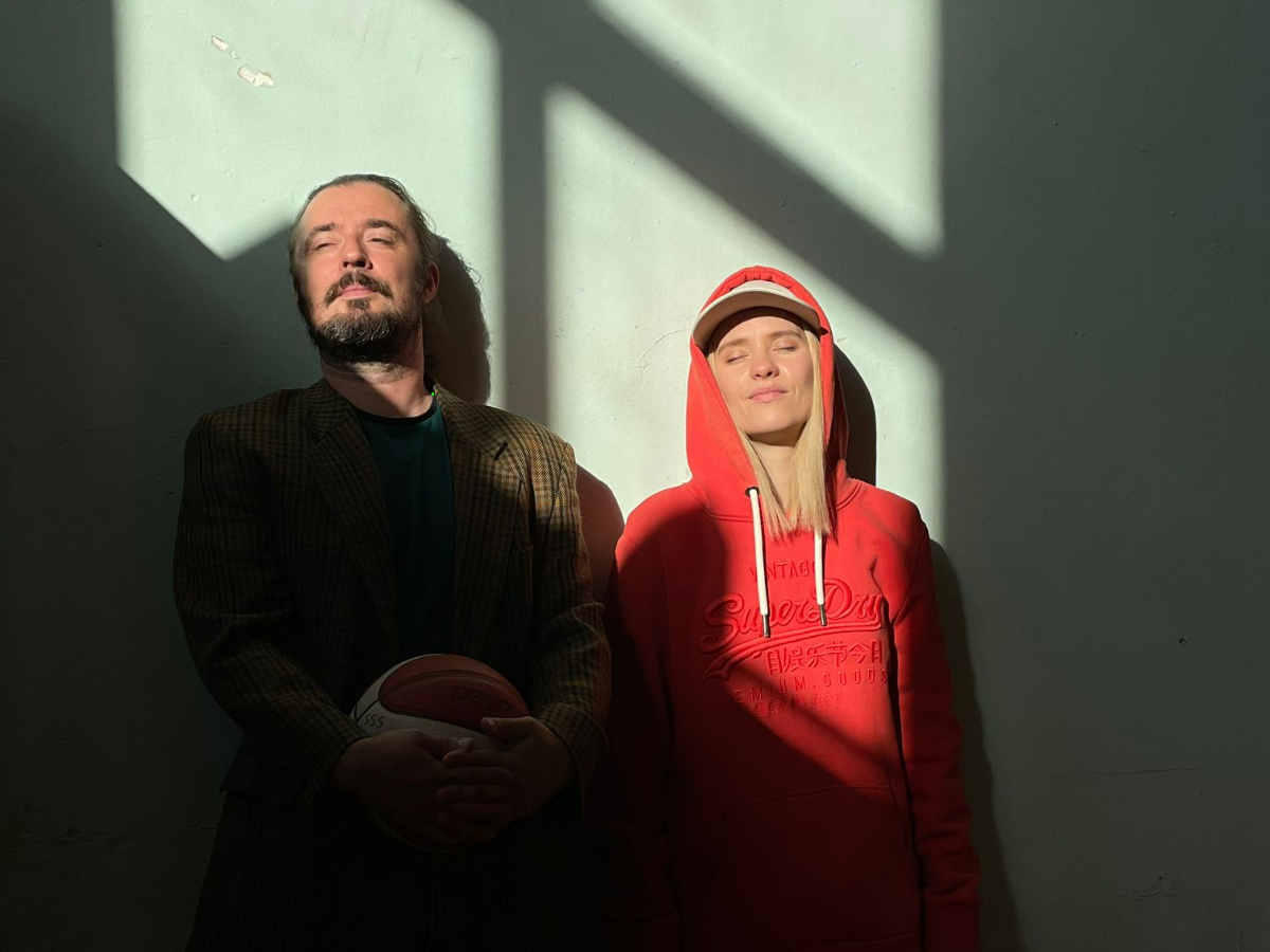 Muzikālā izrāde “Nepiederošiem ieeja aizliegta” atgriežas koncertzālē “Baltais flīģelis