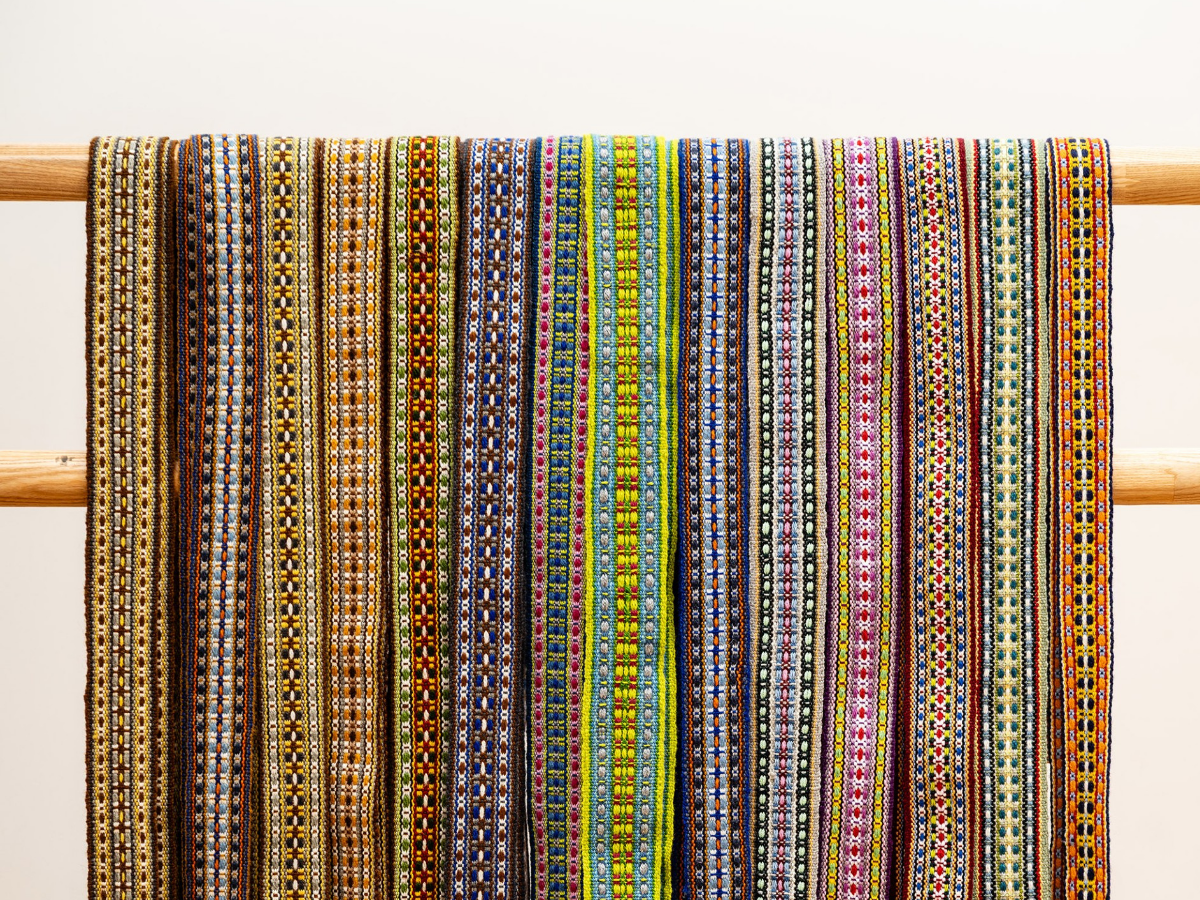 Tiks atklāta tautas lietišķās mākslas studijas “Sigulda” 65 gadu jubilejas izstāde “Rakstu ceļš”