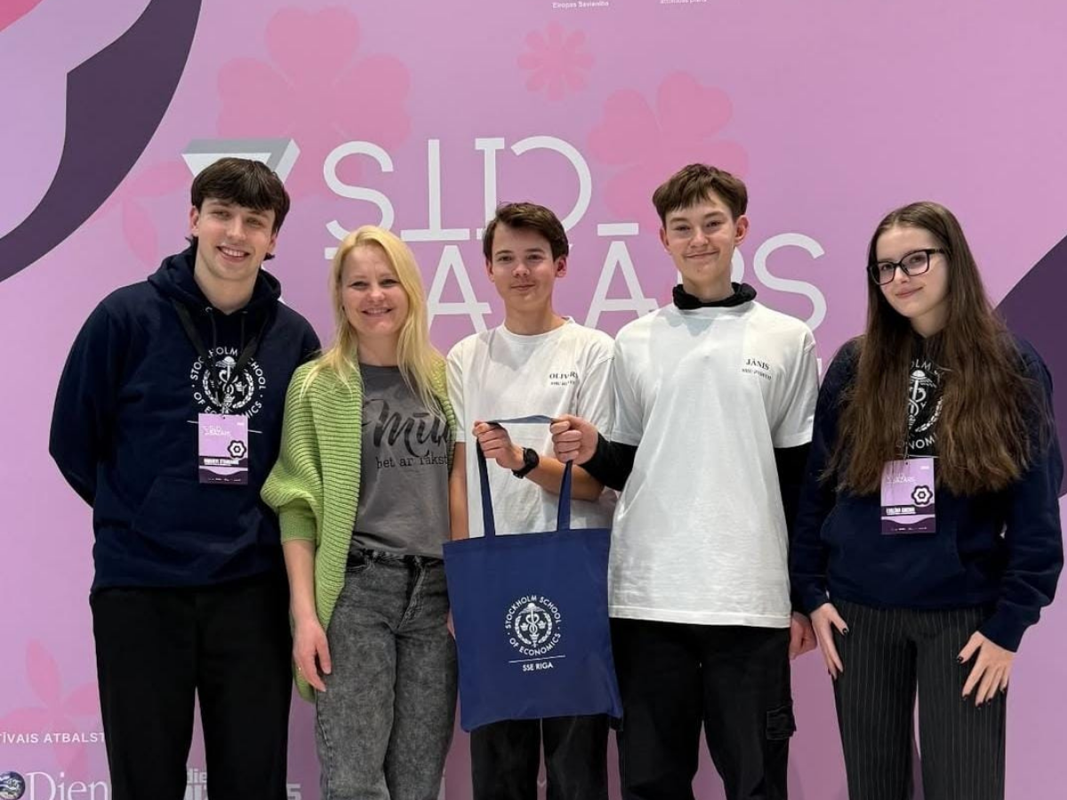 Siguldas pilsētas vidusskolas skolēnu mācību uzņēmumi piedalījās pavasara gadatirgū “Cits Bazārs”