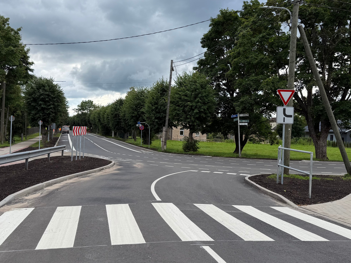 Par Pulkveža Brieža ielas seguma kvalitāti&nbsp;– darbi vēl turpinās, kvalitāti vērtēs Latvijas Valsts ceļu&nbsp;Autoceļu kompetences centrs
