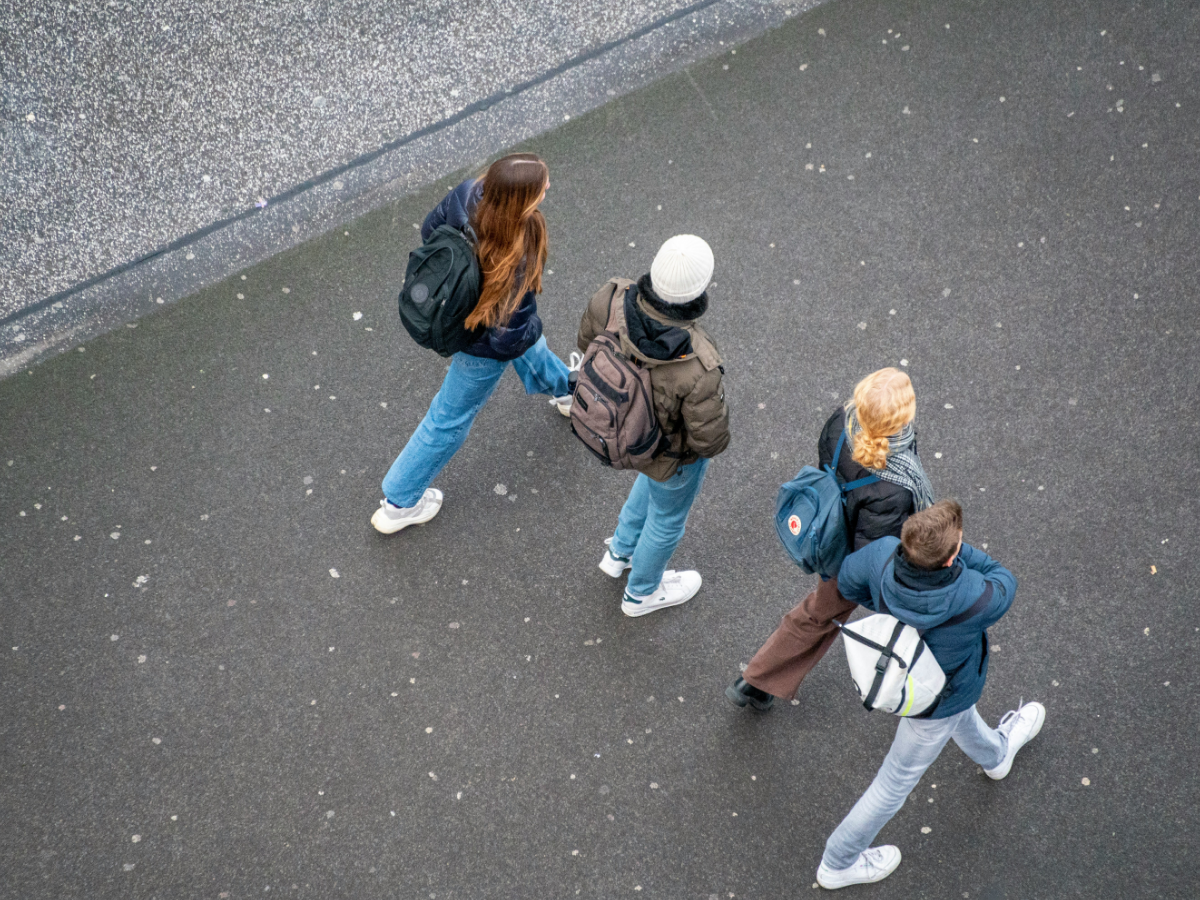 Turpinās mobilais darbs ar jaunatni; pieejams septembra grafiks
