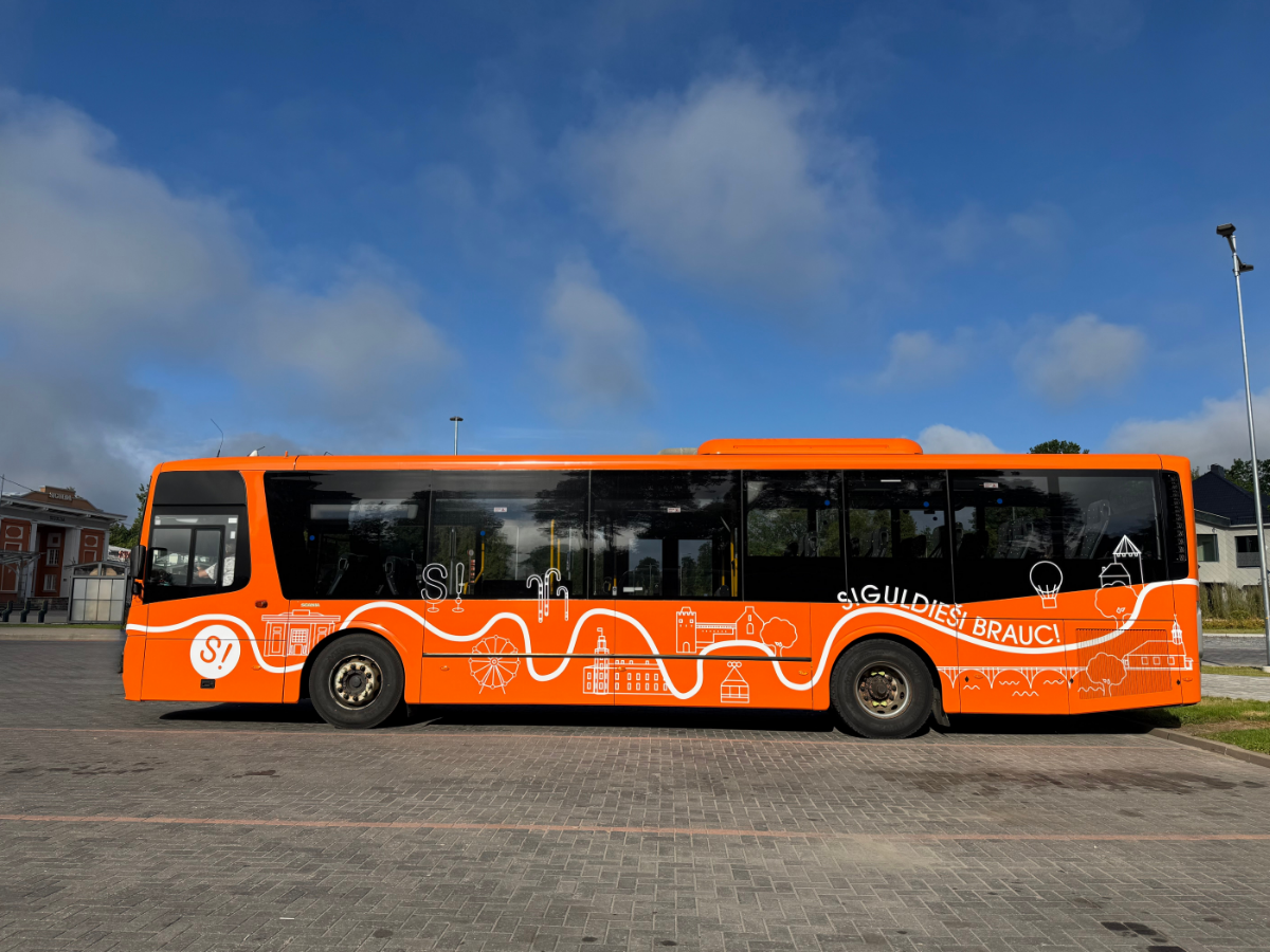 Skolēni un vecāki aicināti iepazīties ar aktuālajiem autobusu kustības sarakstiem