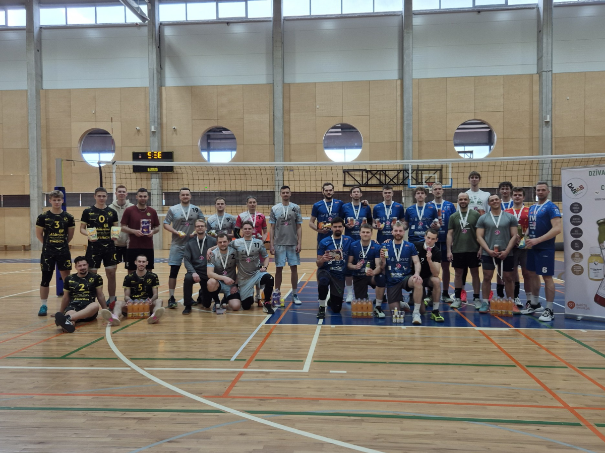 Siguldas Sporta centrā aizvadīta “Aizskolas kausa izcīņa 2026” volejbolā