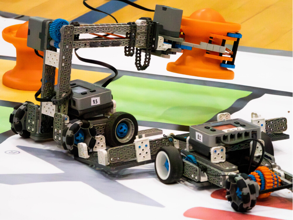 Aicinām pieteikties “WRO robotikas” pulciņam un gatavoties Latvijas robotu olimpiādei