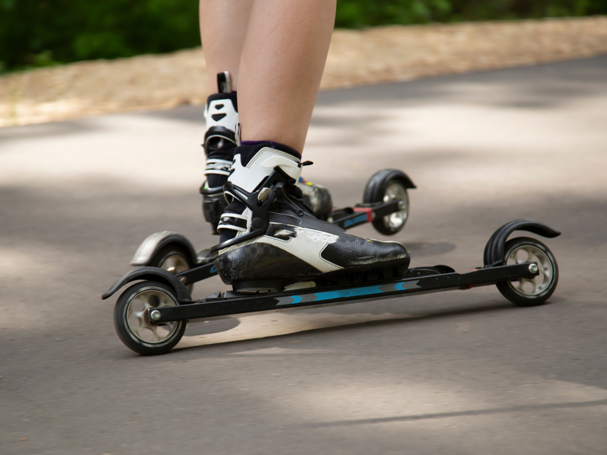 Bezmaksas nodarbība – rollerslēpošana (klasika)