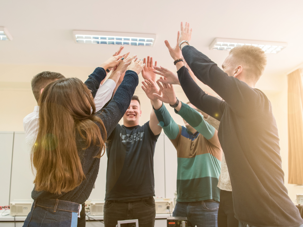 Turpinās pieteikumu iesniegšana jauniešu iniciatīvu projektu konkursā
