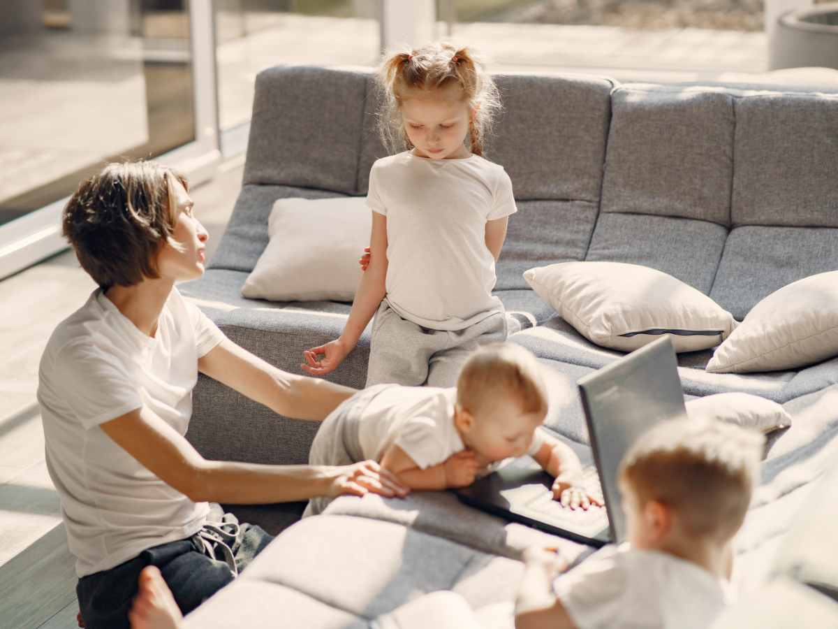 Daudzbērnu ģimenes aicinātas atjaunot daudzbērnu ģimenes statusu