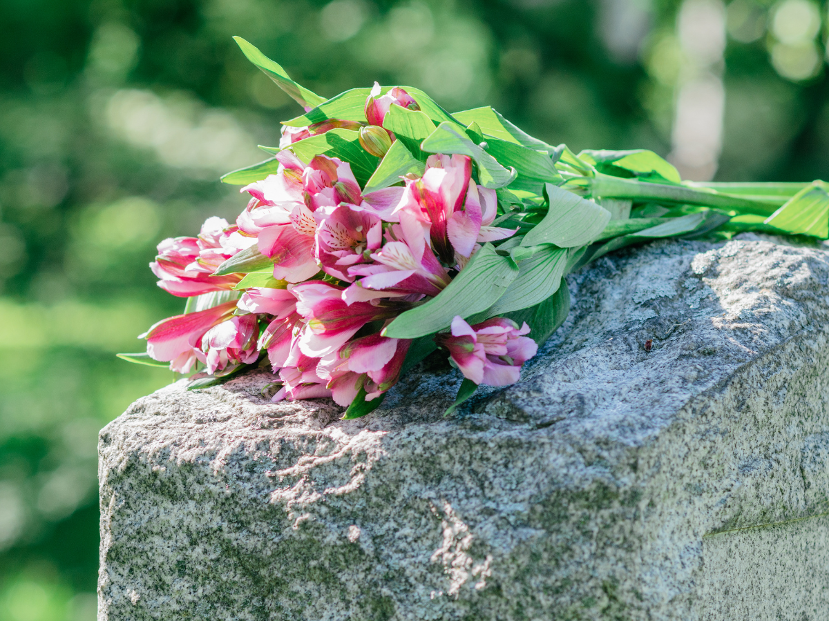 Novada kapsētās turpinās kapusvētku norise