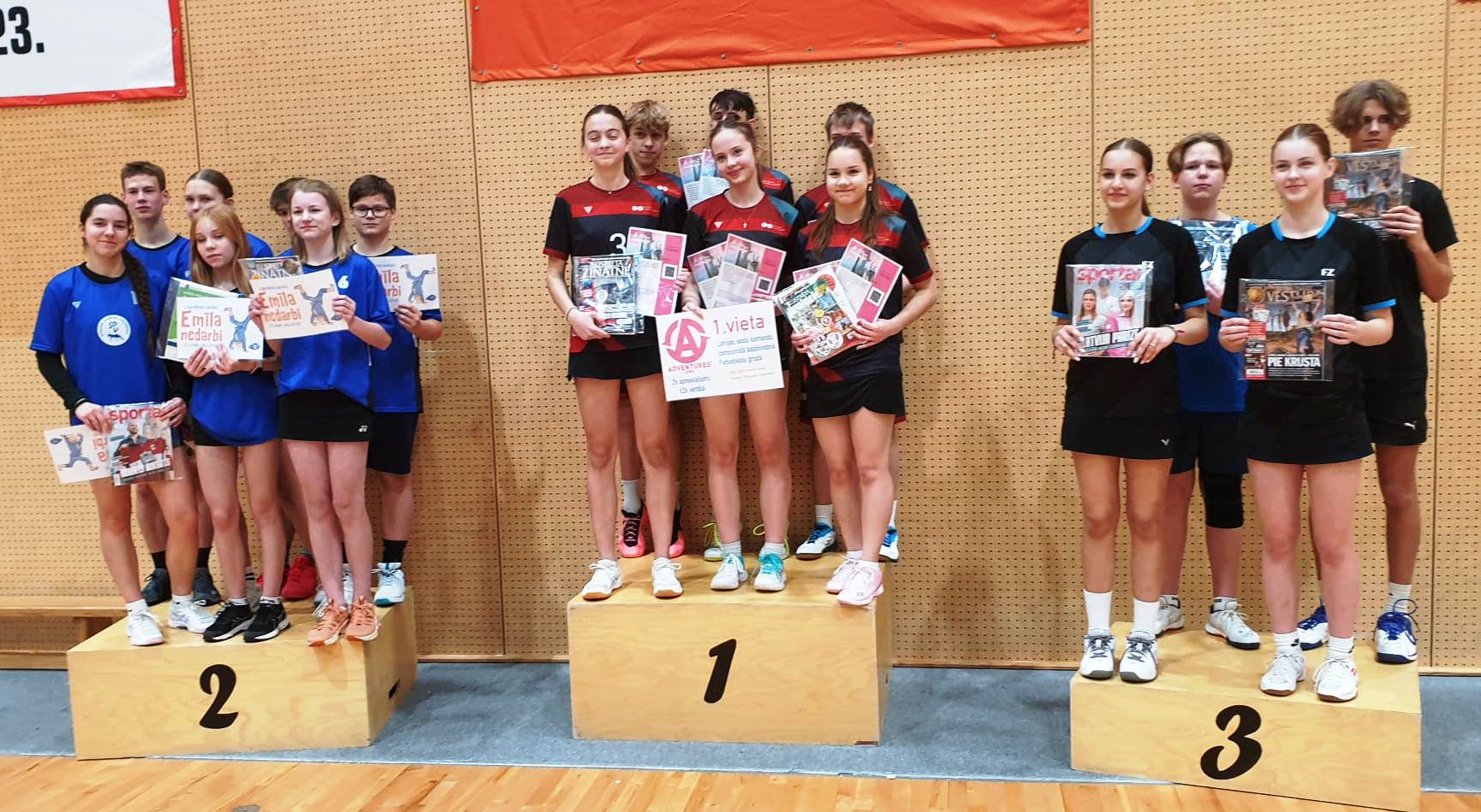 Aizvadīts Latvijas skolu komandu čempionāts badmintonā