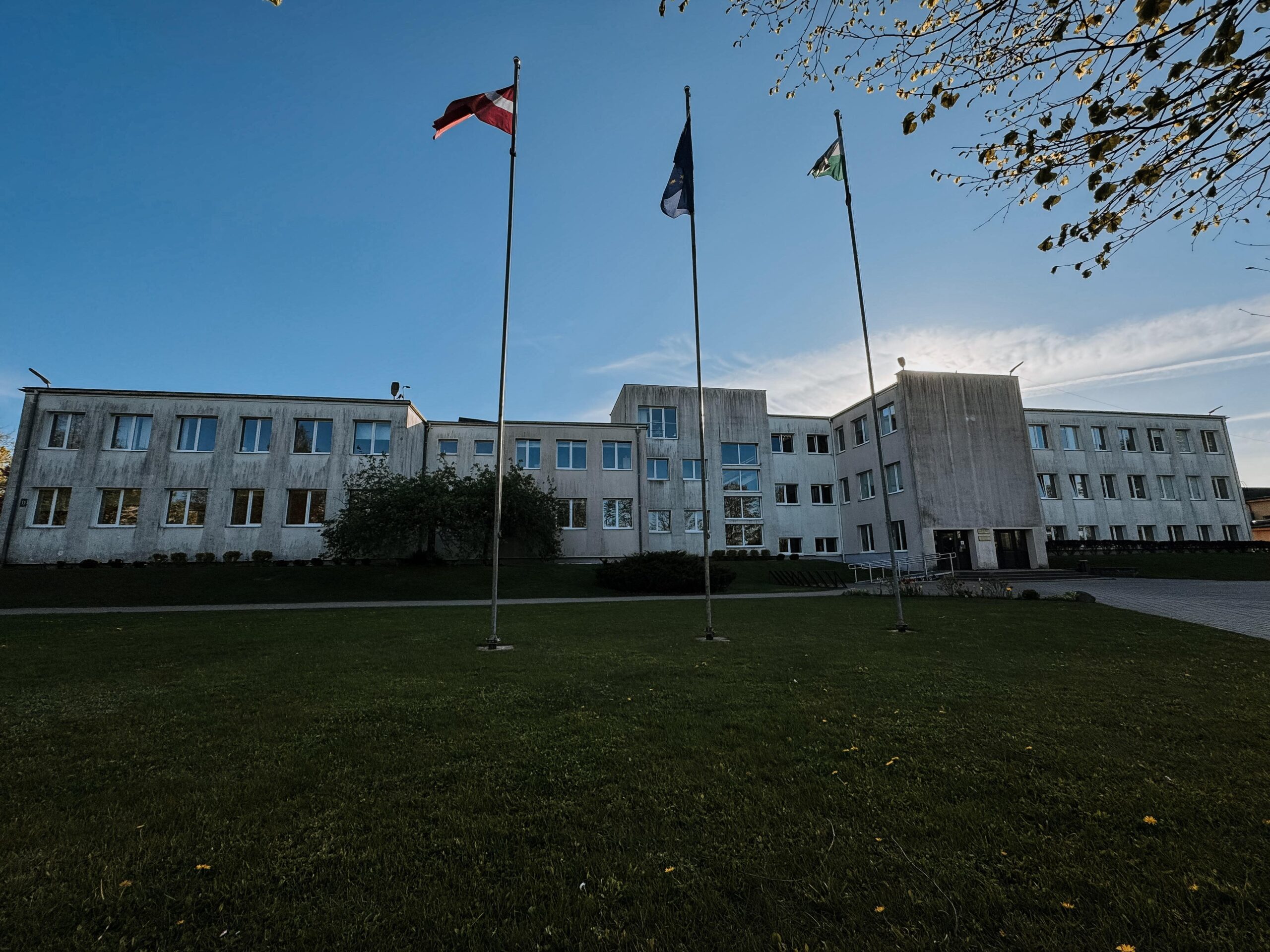 Uzsākti projektēšanas darbi Krimuldas vidusskolas fasādes atjaunošanai