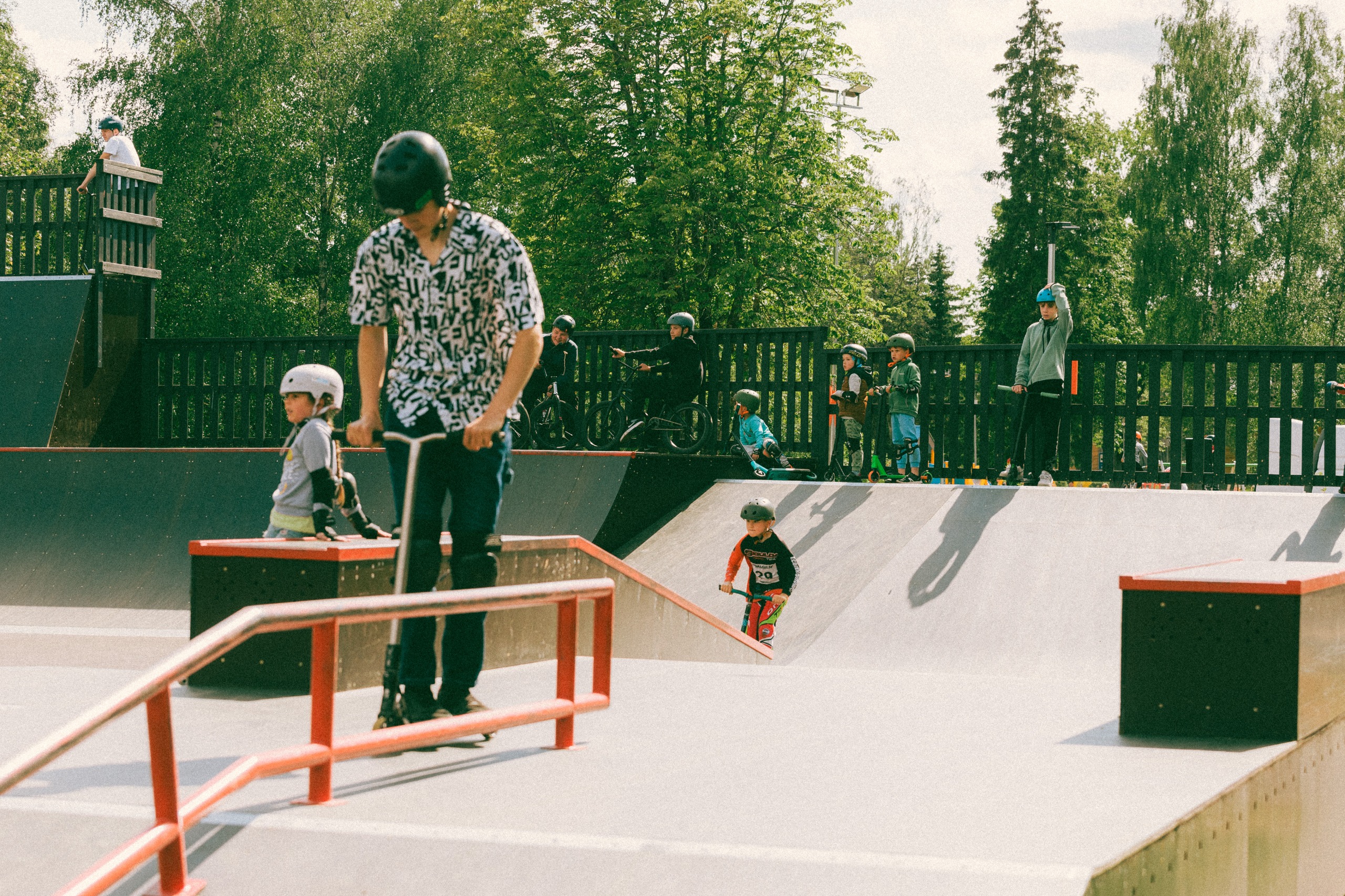 Turpinās mobilais darbs ar jauniešiem; pieejams jūnija grafiks