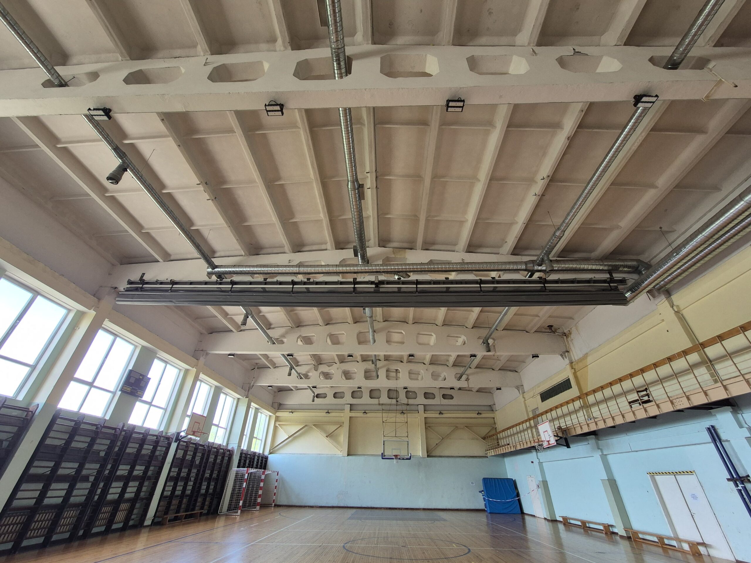 Siguldas pilsētas vidusskolā uzstādīti vairāk nekā 1200 moderni LED gaismekļi; elektroinstalācijas uzlabojumi veikti arī citās novada iestādēs