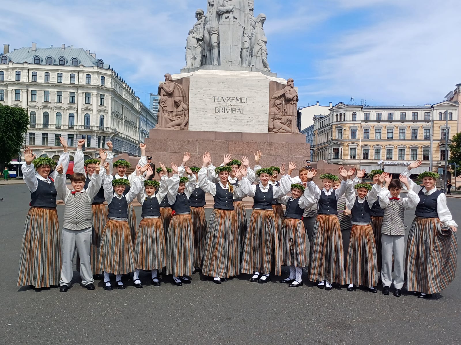 Siguldas Mākslu skolas “Baltais flīģelis” korim “Sadziedam” zelta diploms Latvijas Skolu jaunatnes dziesmu un deju svētku konkursā