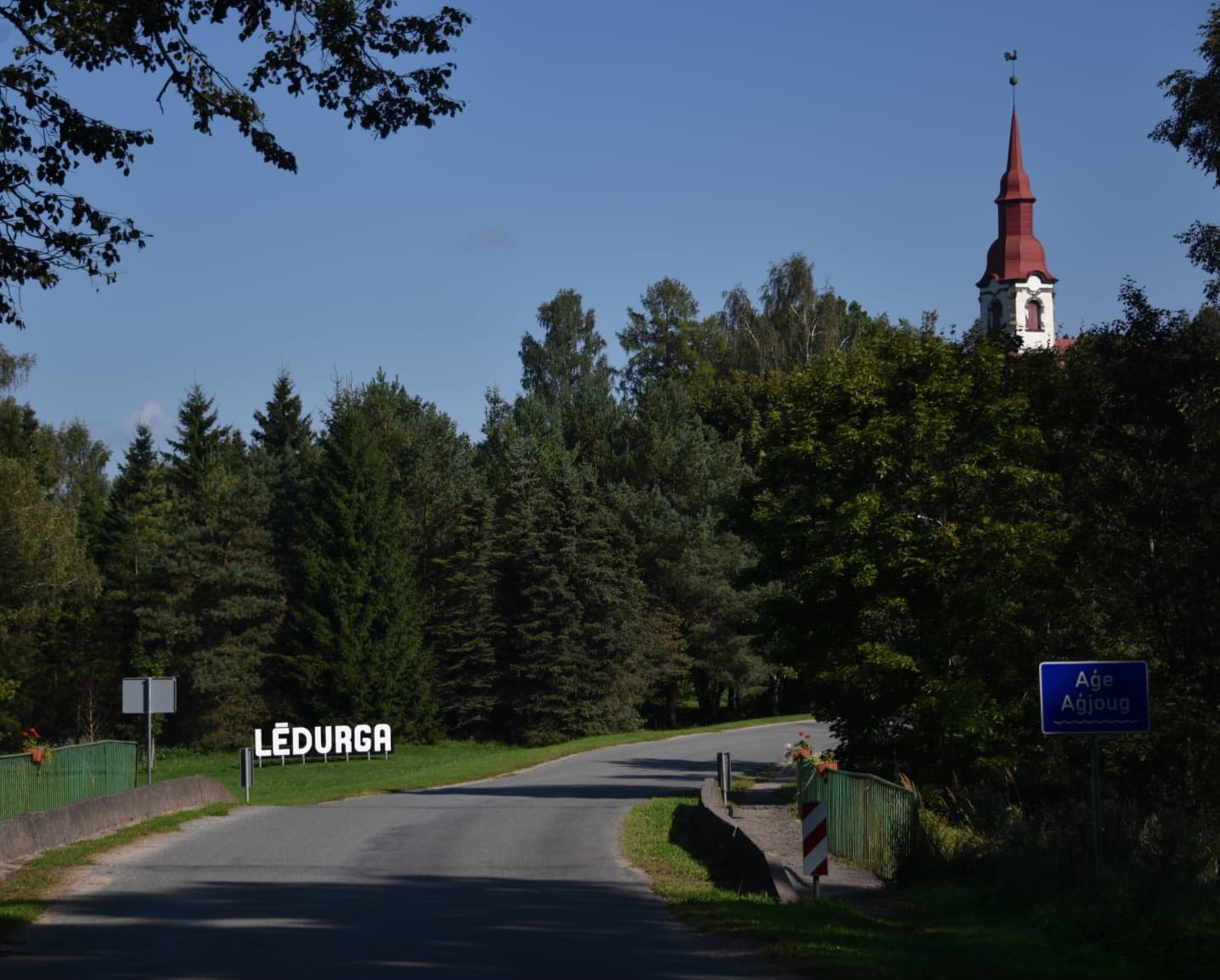 Tapuši vides objekta burti “LĒDURGA”