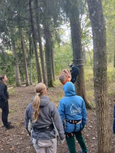 Trešais posms projektā “Izaugsmes ceļš” zemās un augstās virves