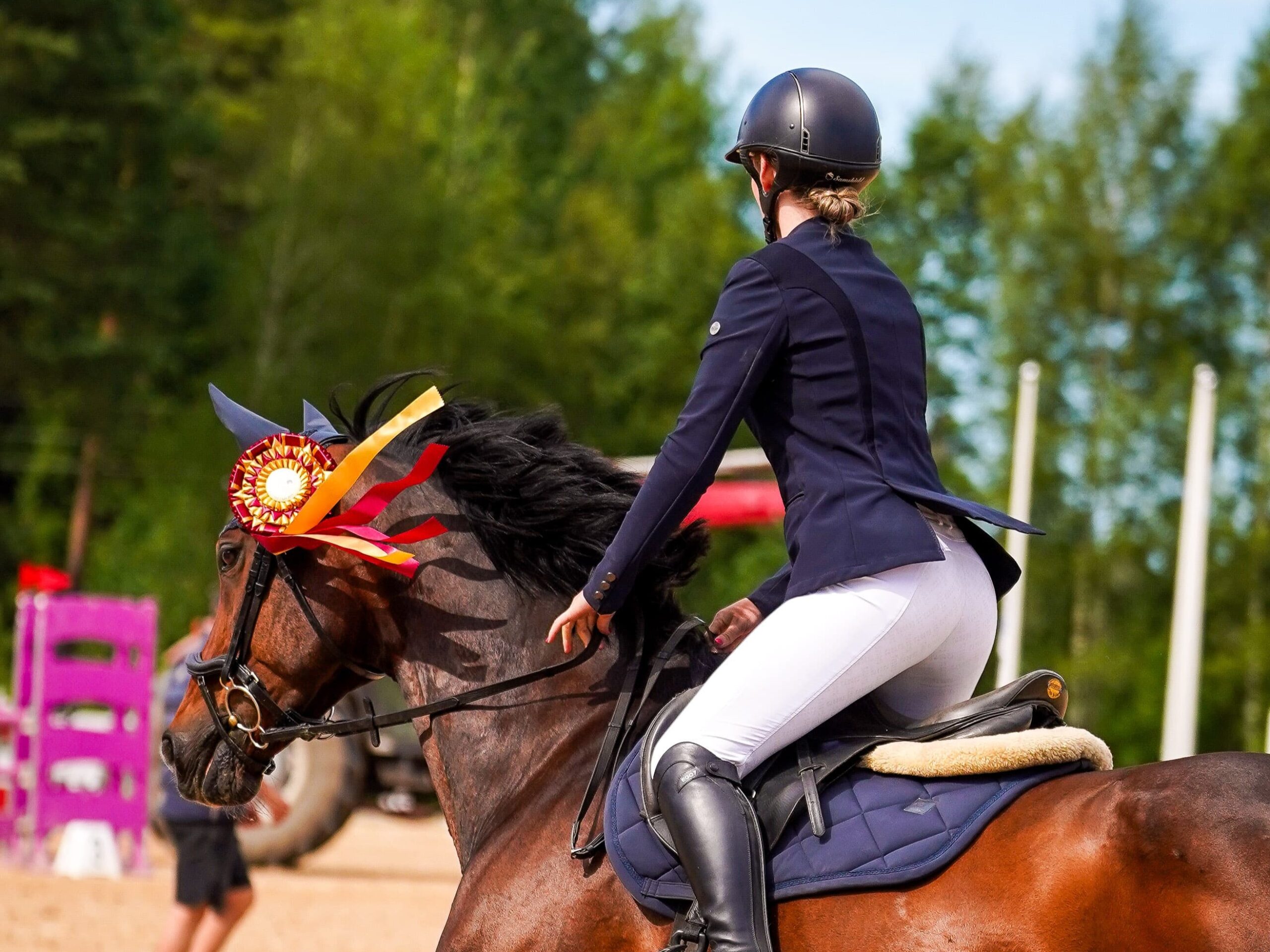 Novadniekiem panākumi jāšanas sporta sacensībās