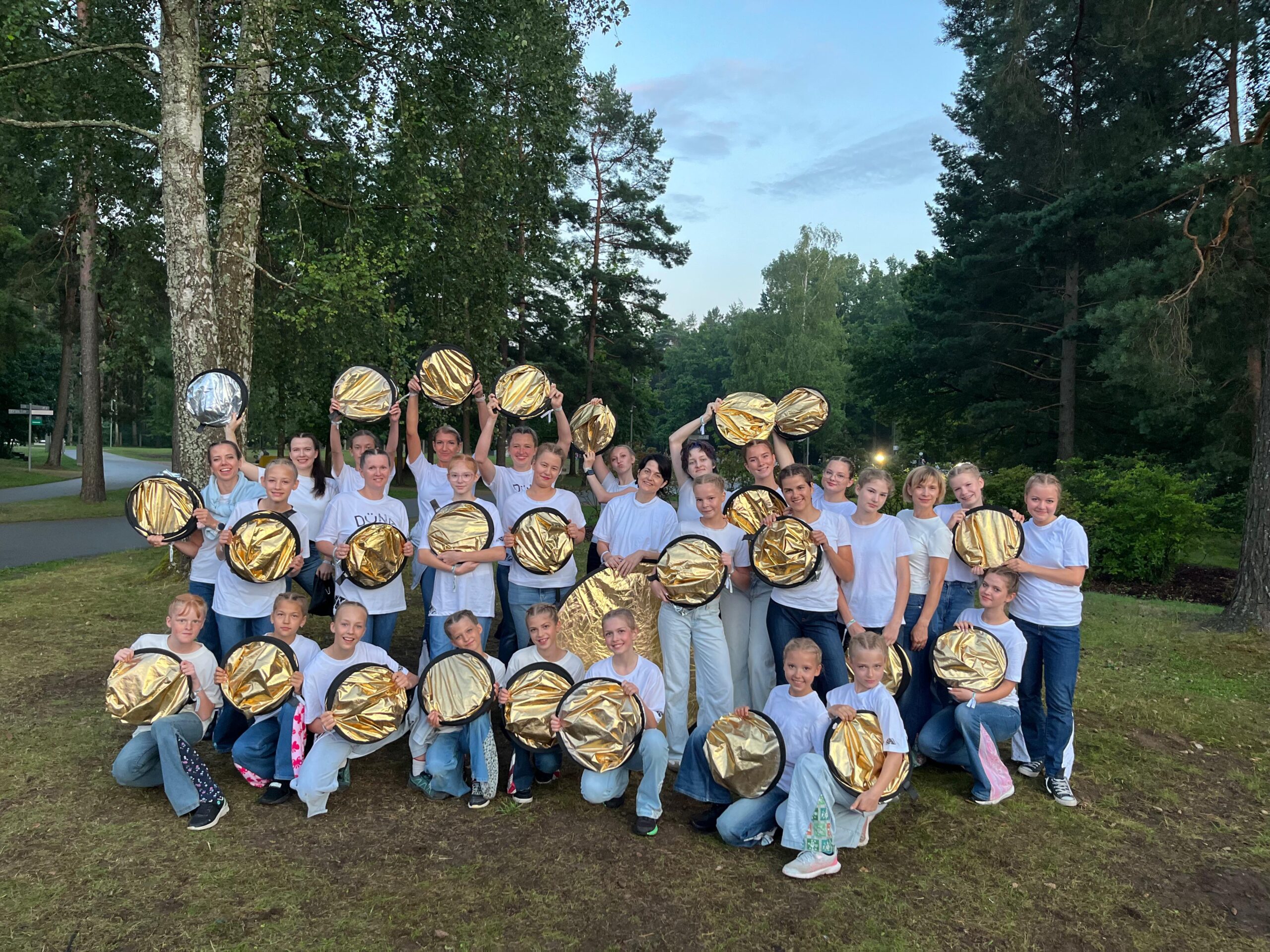 Vairāki Siguldas novada amatiermākslas kolektīvi piedalās dejas un kormūzikas uzvedumā “Dziesma dejo. Deja skan”