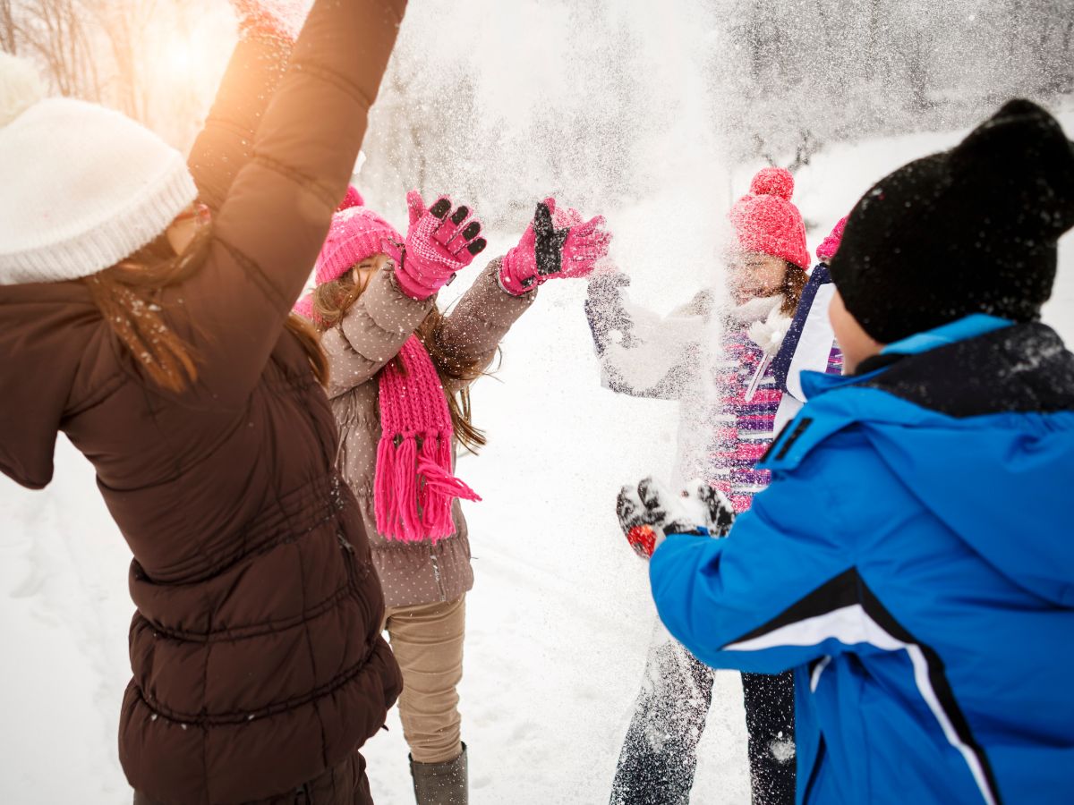 Turpinās mobilais darbs ar jaunatni; pieejams marta grafiks
