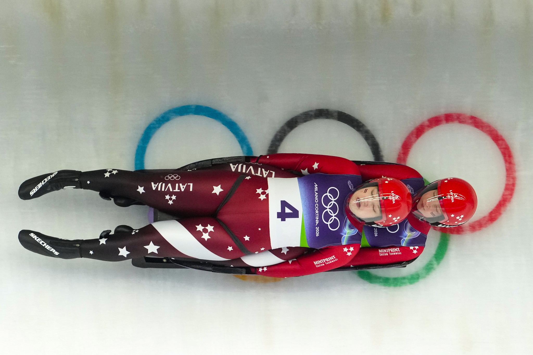 Latvijas kamaniņu sportisti olimpisko spēļu komandu stafetē izcīna ceturto vietu