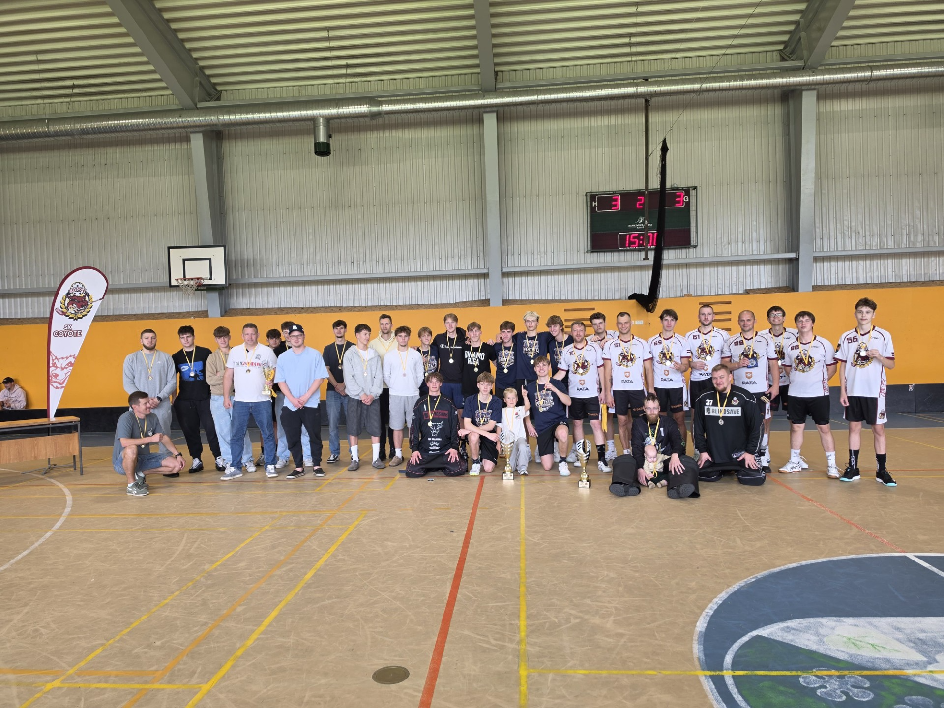 Siguldā aizvadīts florbola turnīrs “SK Coyote Kauss 2026”