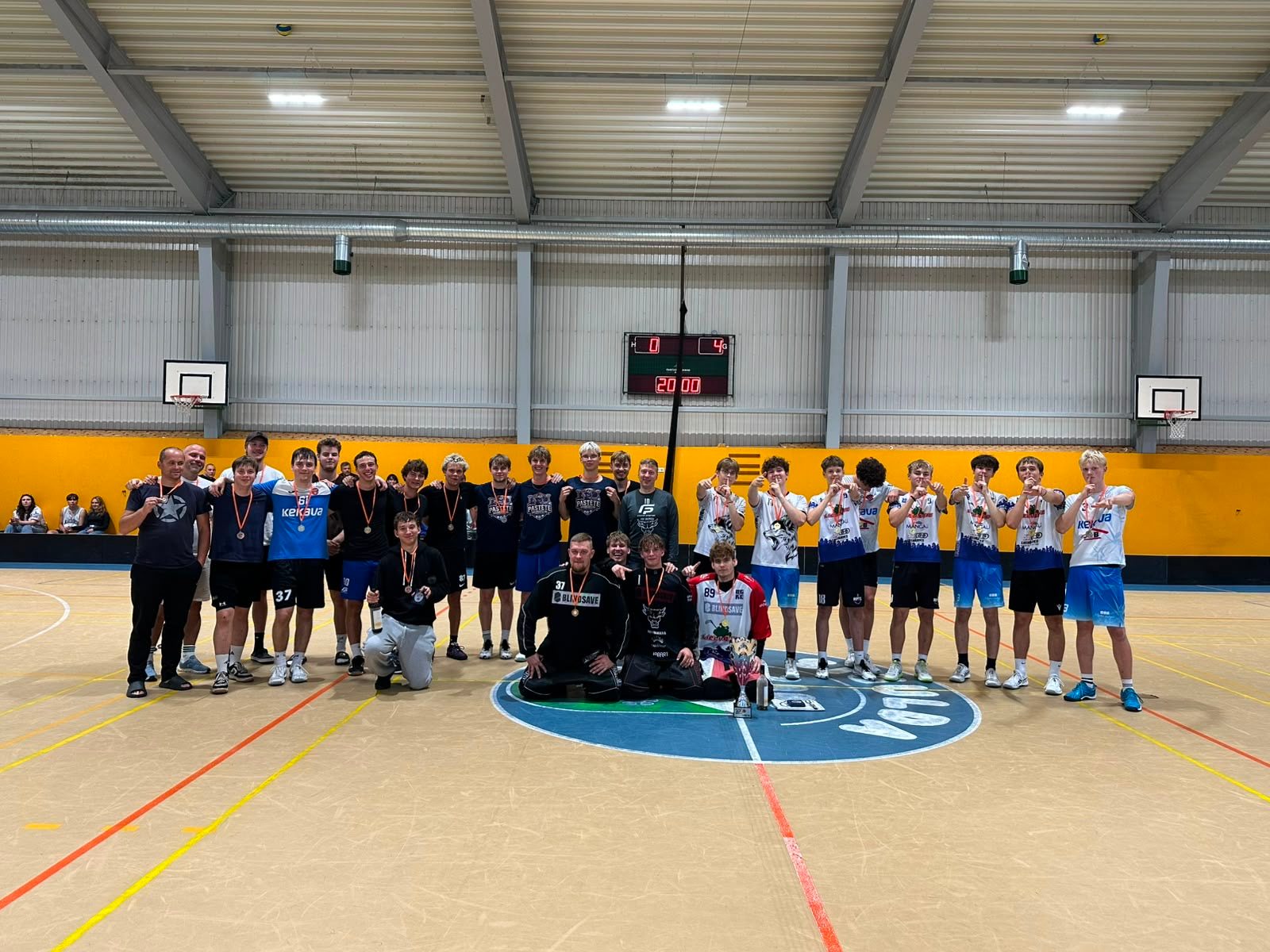 Noskaidroti Coyote 4x4 florbola turnīra 2026 uzvarētāji
