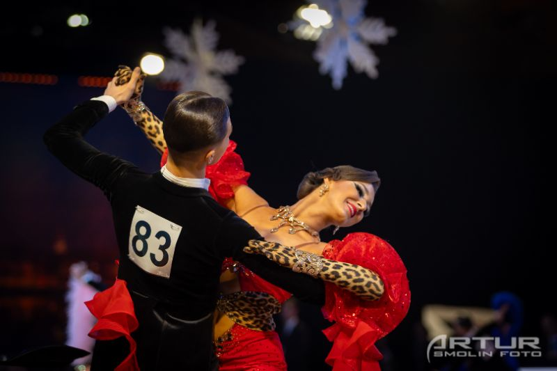 Siguldiete Viktorija Smoļina gūst izcilus panākumus Eiropas čempionātā sporta dejās