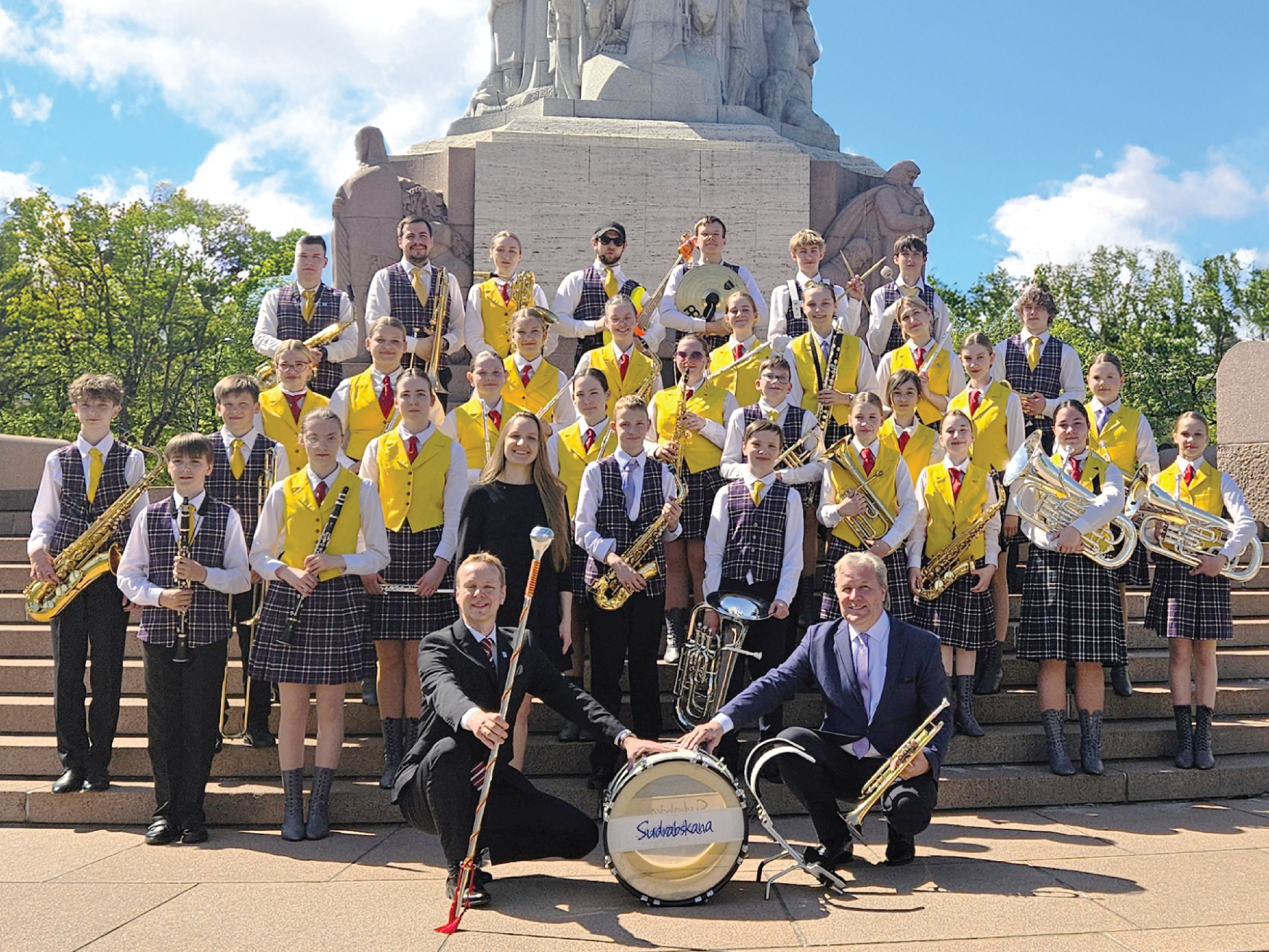4. maijā pie kultūras centra “Siguldas devons” izskanēs pūtēju orķestra “Sudrabskaņa” koncerts