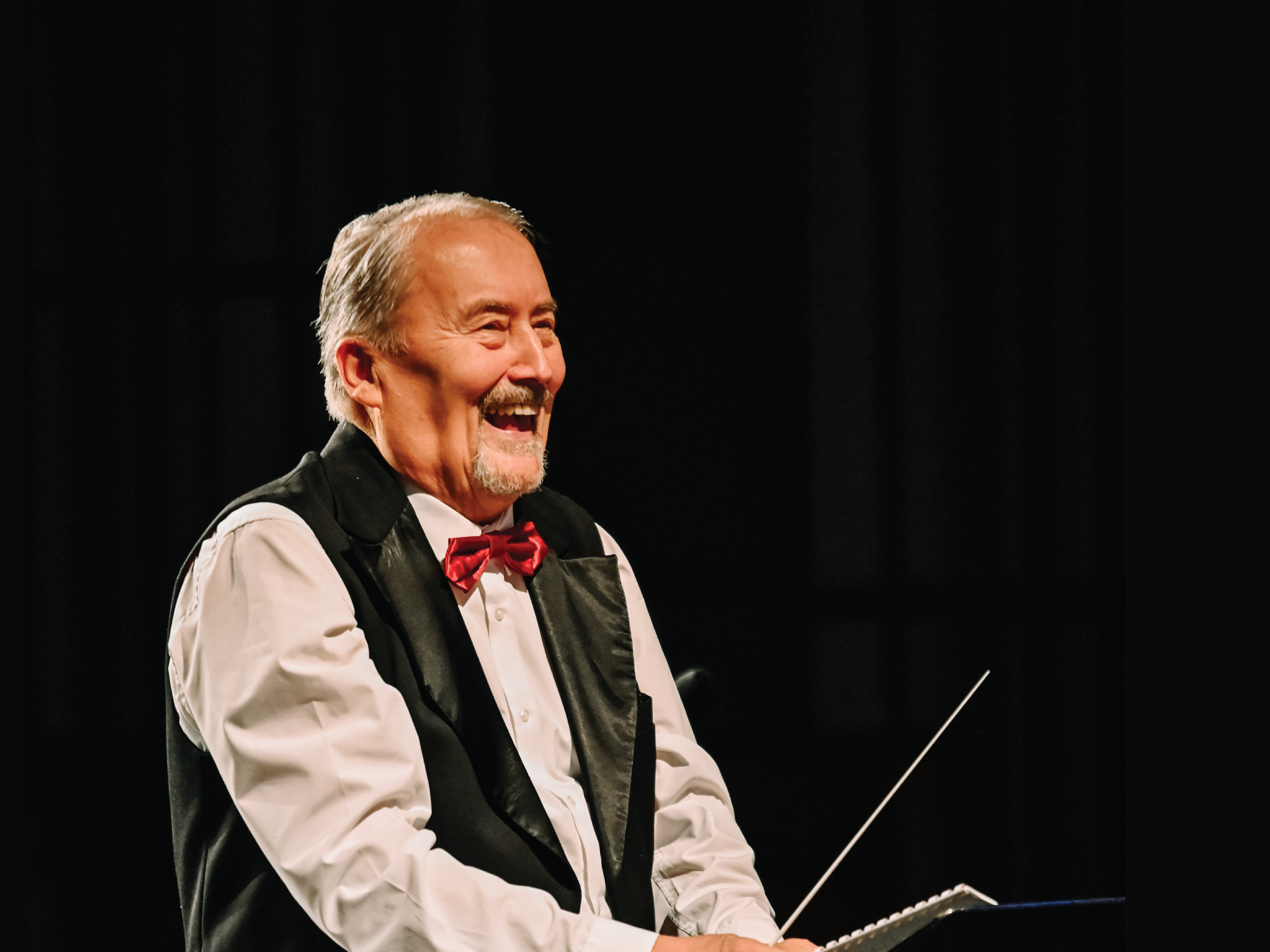 Kultūras centrā “Siguldas devons” izskanēs Siguldas Absolventu orķestra diriģenta Andra Muižnieka 80 gadu jubilejas koncerts