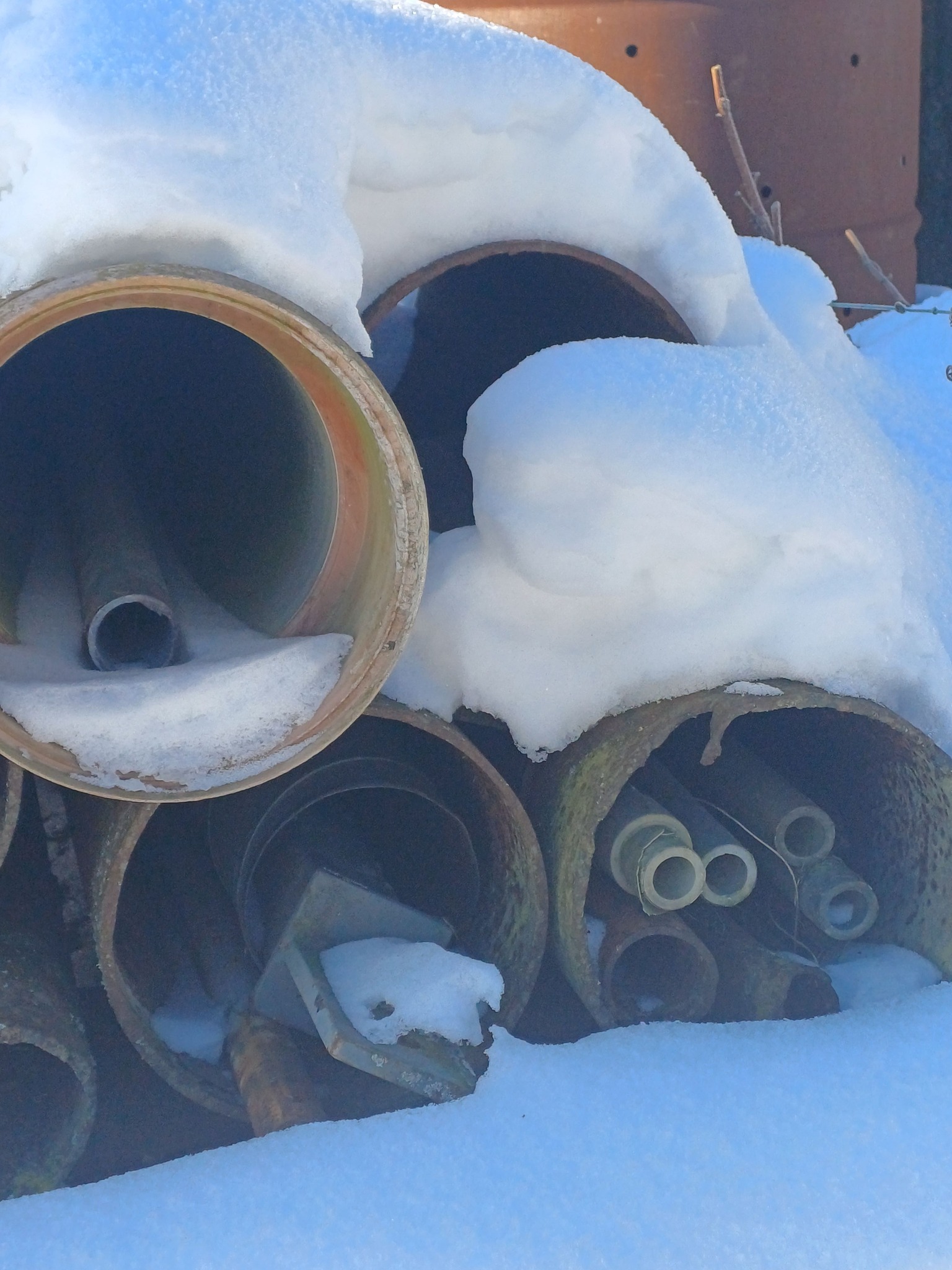 Gaujas ciemā konstatēts sasalums ūdens tornī; notiek darbi pie ūdenspadeves atjaunošanas