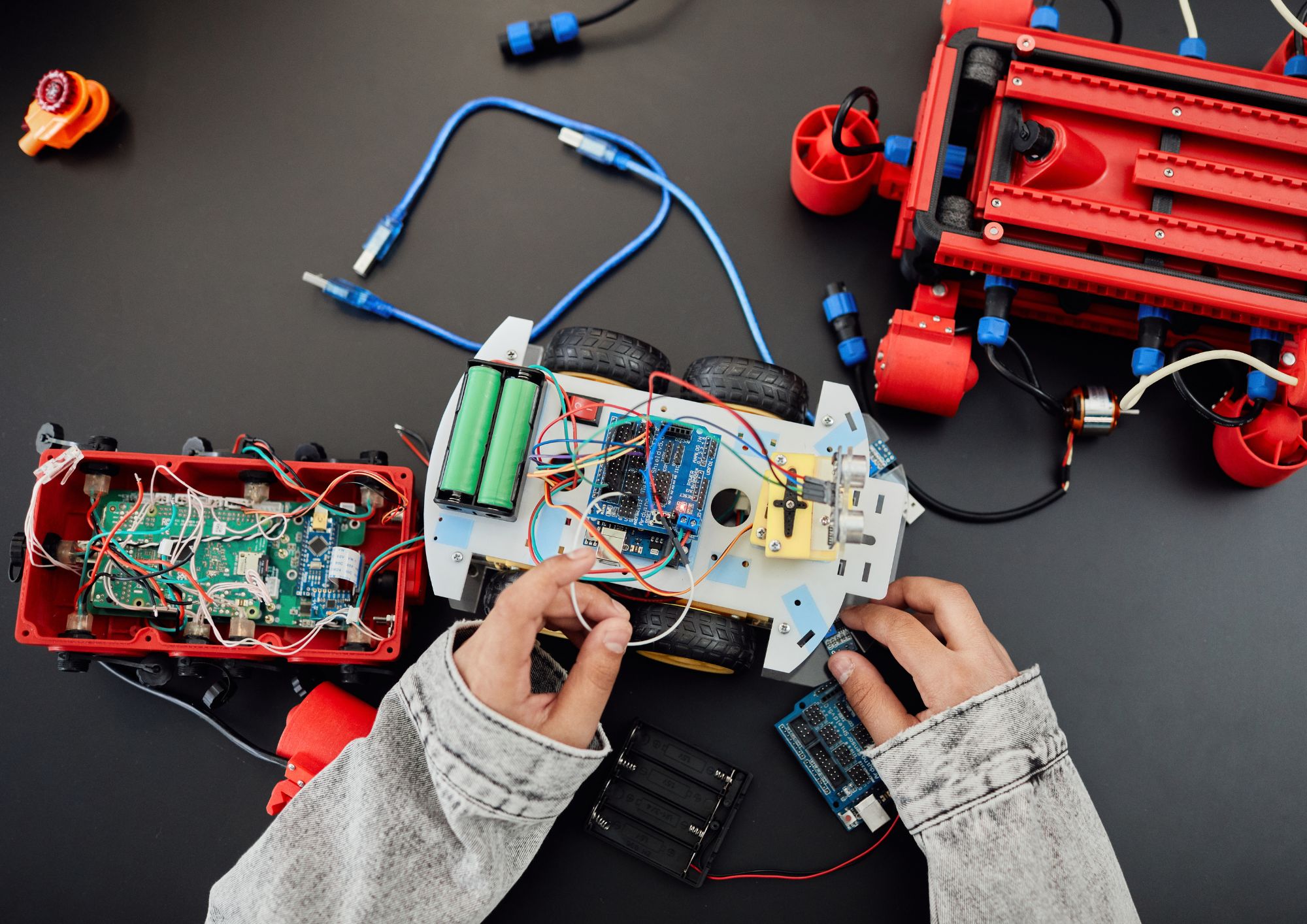 Uzņēmumus un biedrības aicina iesaistīties bērnu un jauniešu izglītošanā STEM un pilsoniskās līdzdalības jomā