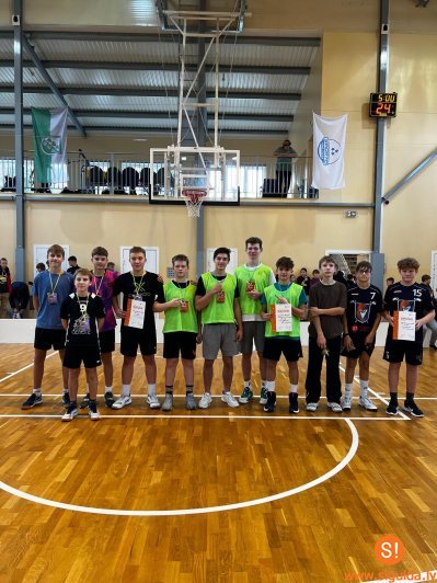 Aizvadītas novada skolu florbola 3x3 sacensības