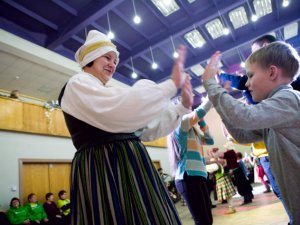 Ziemas festivāls. Danči Siguldas pagasta Kultūras namā