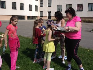 Siguldas pilsētas vidusskolas 2.klašu Mātes dienai veltīts fotoorientēša