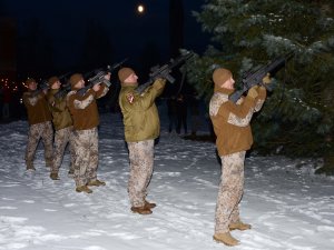 Lāčplēša dienas lāpu gājiens Allažos