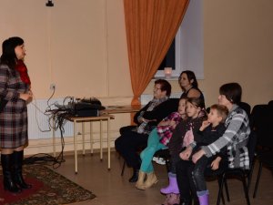 Mores amatierteātra „Oga” izrāde „Latvieši” Mores pagasta Tautas namā