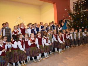 Tautas deju kolektīvu svētku koncerts Laurenču sākumskolā