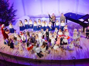 Vokālās studijas „Siguldiņa” koncerts Mākslu skolā „Baltais Flīģelis”