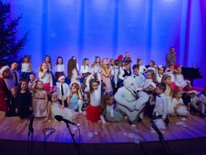 Vokālās studijas „Siguldiņa” koncerts Mākslu skolā „Baltais Flīģelis”