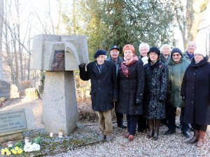 Piemiņas brīdis fotogrāfam Mārtiņam Bucleram Siguldas kapos