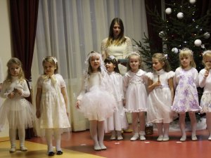 Ziemassvētki bērnudā