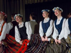 Deju kolektīva „Vizbulīte” pavasara koncerts Siguldas Valsts ģimnāzijā