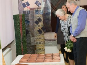 Tautas daiļamata meistares Iritas Lukšo jubilejas izstādes atklāšana Siguldas pagasta Kultūras namā