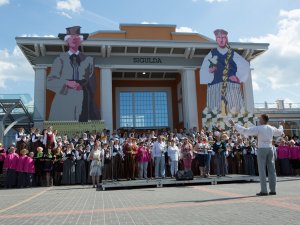 Koncerts „Tautas dziesma” Siguldas dzelzceļa stacijas laukumā